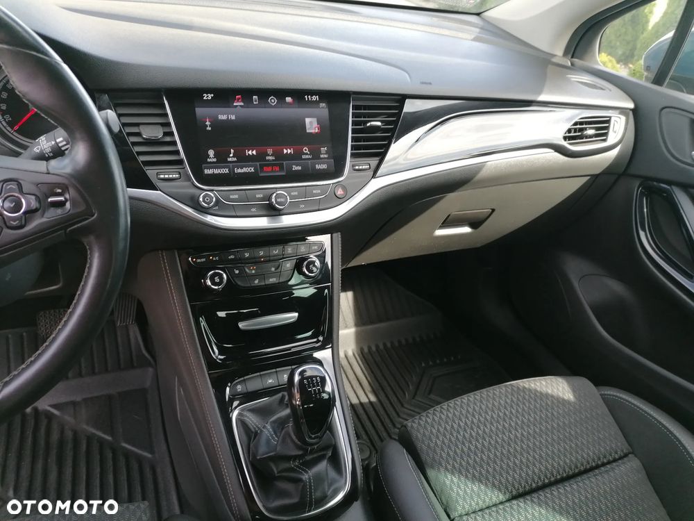 Opel Astra 1.6 CDTI Elite S&S - 18