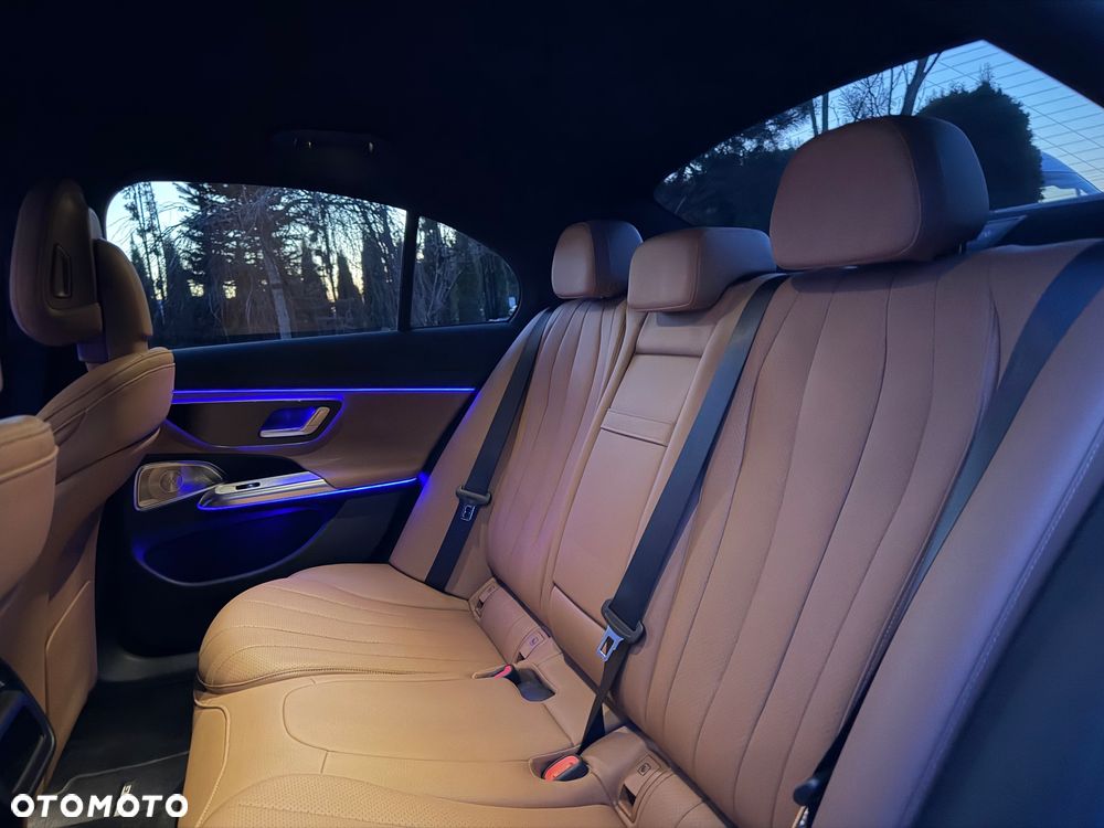 Mercedes-Benz Klasa E 220 d AMG - 35