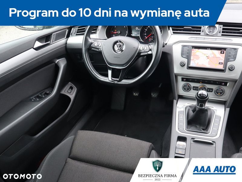 Volkswagen Passat - 8