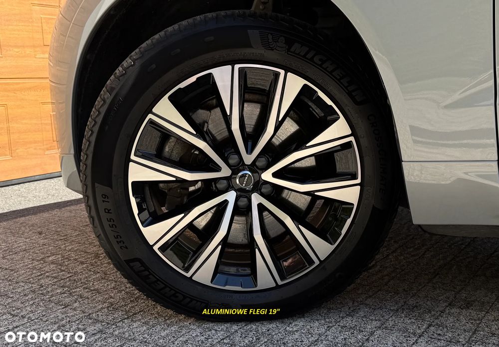 Volvo XC 60 B4 D AWD Plus Dark - 35