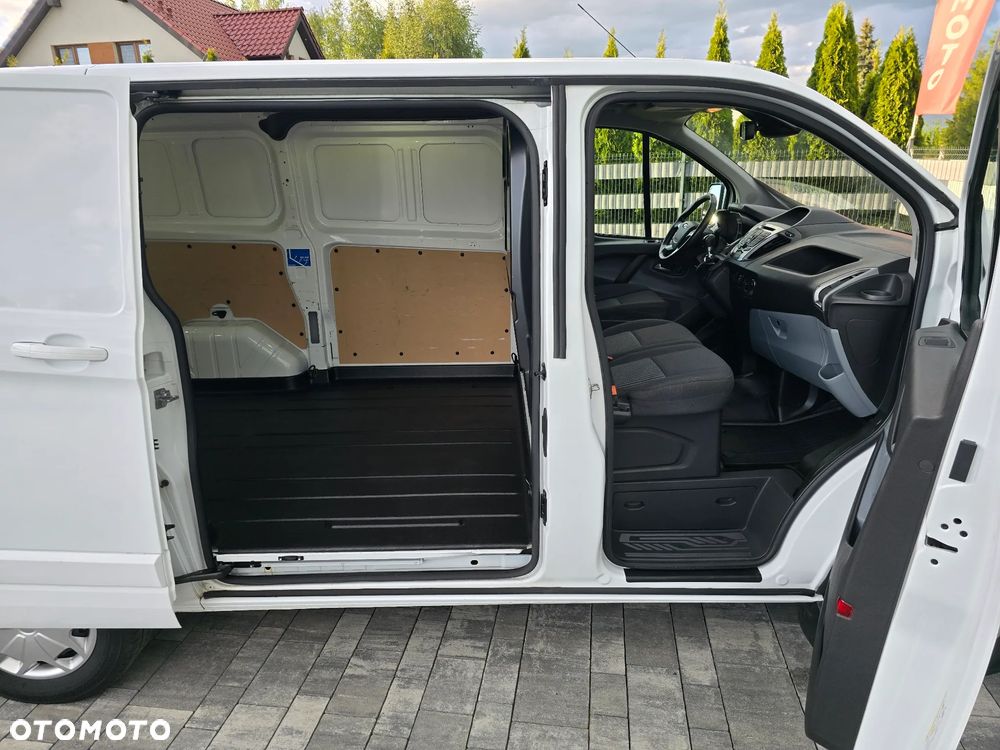 Ford TRANSIT CUSTOM - 9