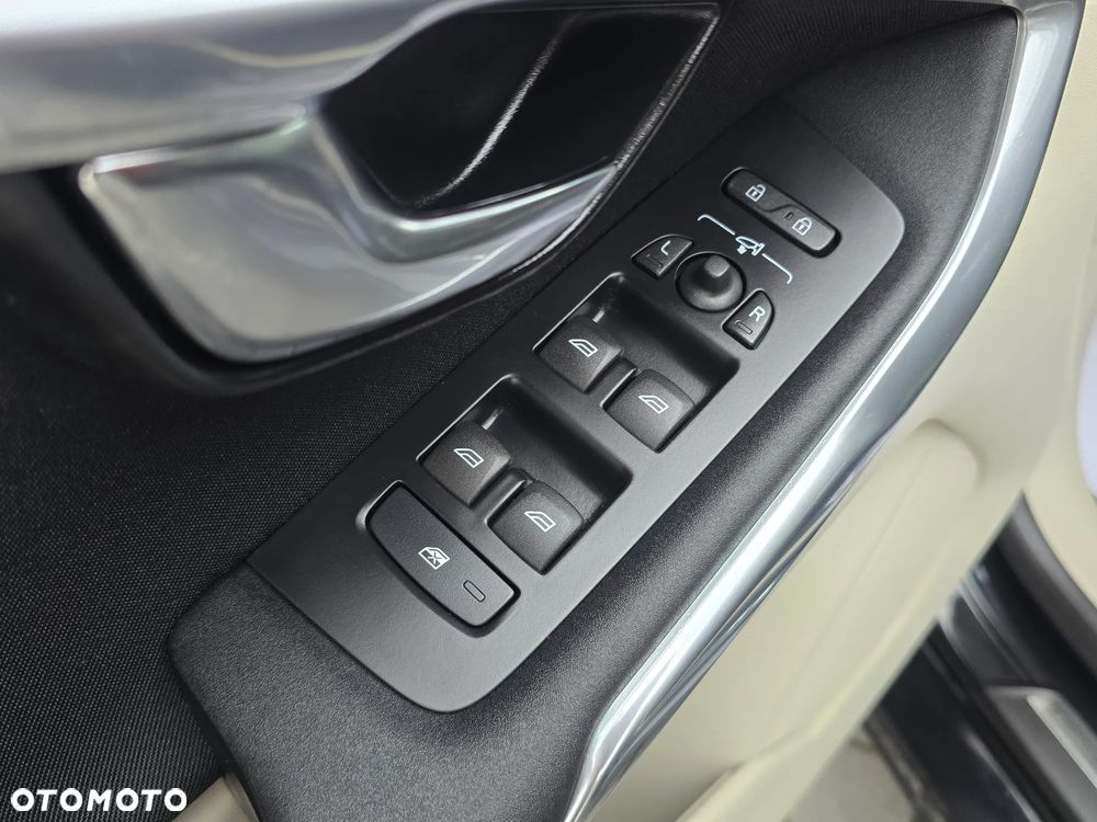 Volvo V40 T3 - 29