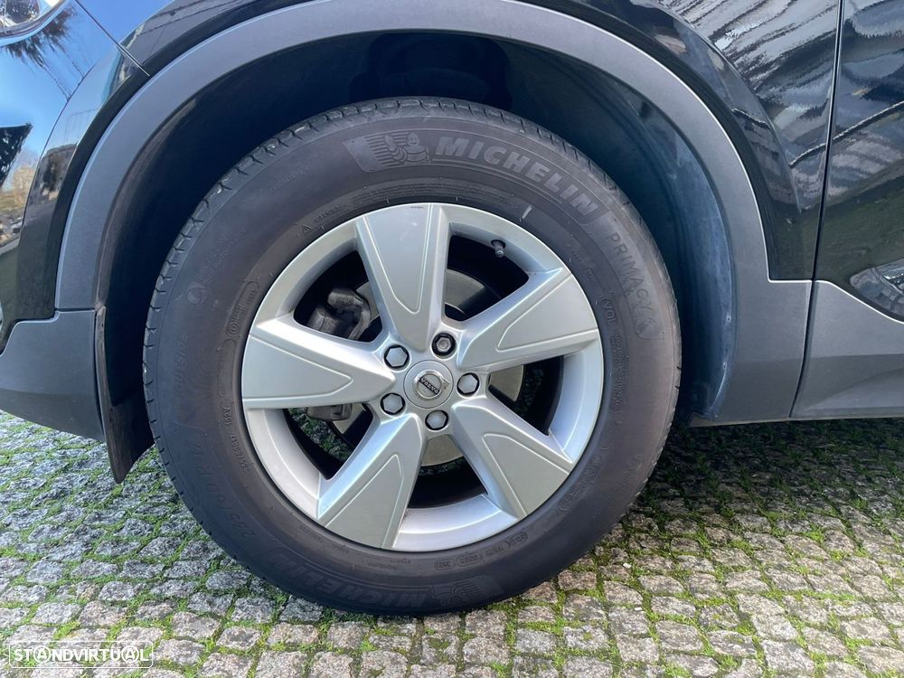 Volvo XC 40 1.5 T2 Momentum Core Geartronic - 4