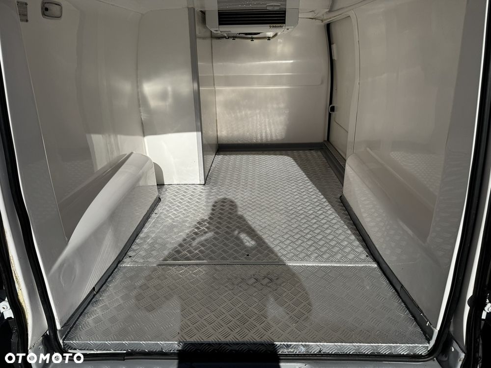 Mercedes-Benz VITO - 20