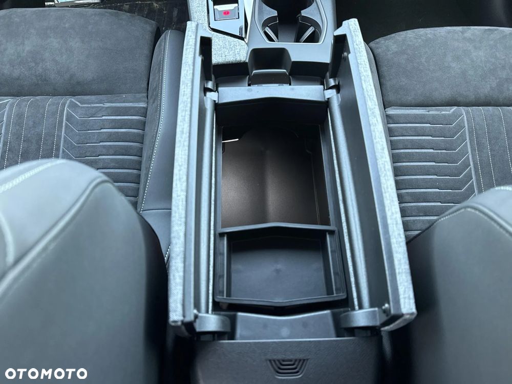 Peugeot 3008 1.6 PHEV 195 GT E-DCS7 - 22