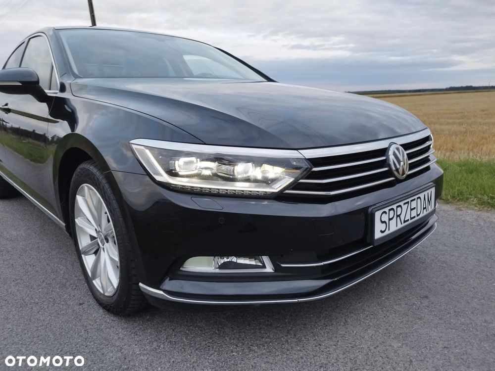 Volkswagen Passat 2.0 TDI (BlueMotion Technology) Highline - 35