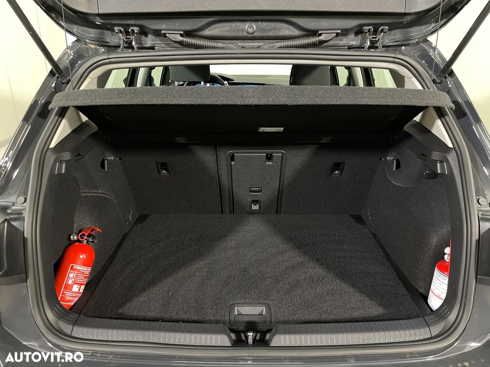 VOLKSWAGEN Golf 2021 — imagine 40