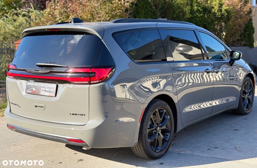 Chrysler Pacifica - 11