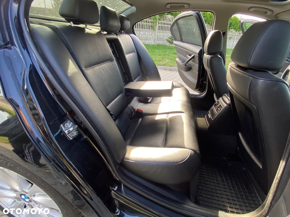 BMW Seria 3 320i - 13