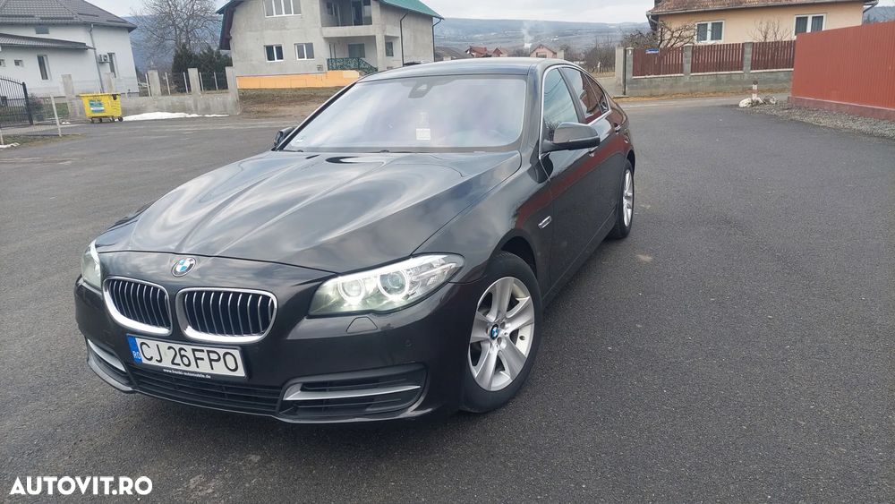 BMW Seria 5 520d Aut. Luxury Line - 1