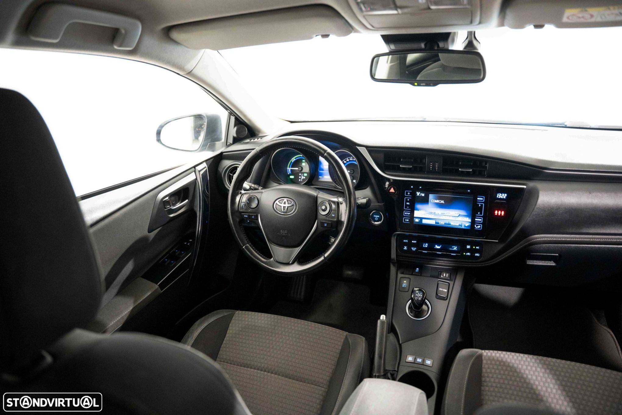Toyota Auris Touring Sports 1.8 HSD Comfort +P.Techno+P.Sport - 4