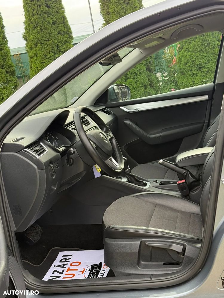 Skoda Octavia 2.0 TDI DSG Style - 10