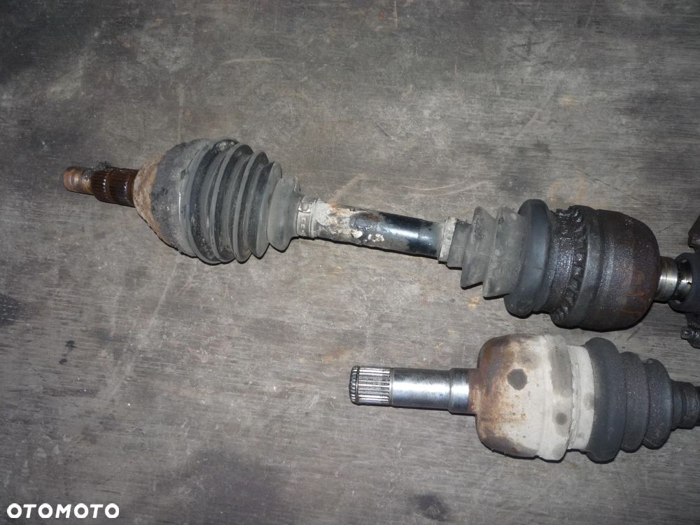 OPEL VECTRA C 2.0T PÓŁOŚ LEWA - 3