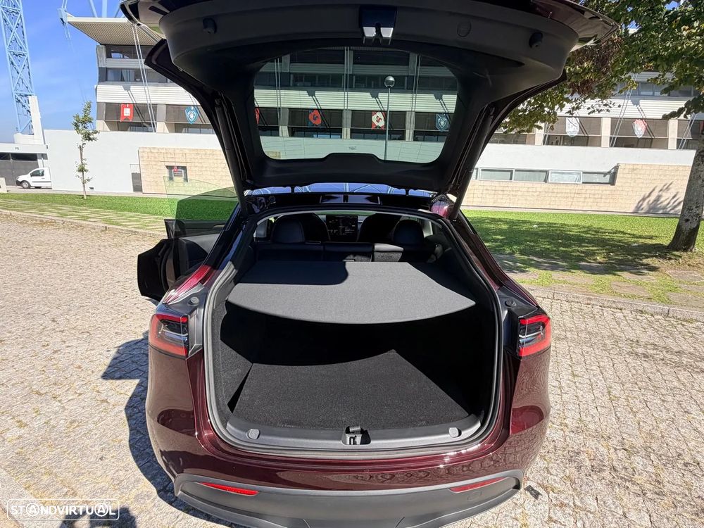 Tesla Model Y RWD - 14