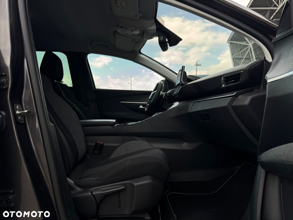 Peugeot 5008 PureTech 130 EAT8 Stop & Start Roadtrip - 29