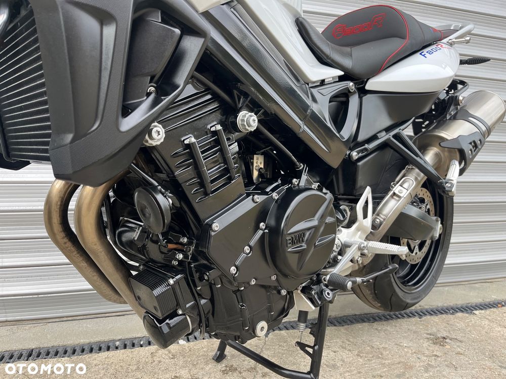 BMW F - 17