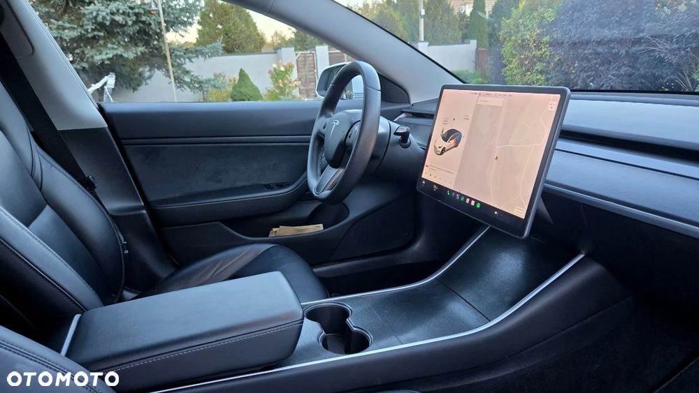 Tesla Model 3 - 14