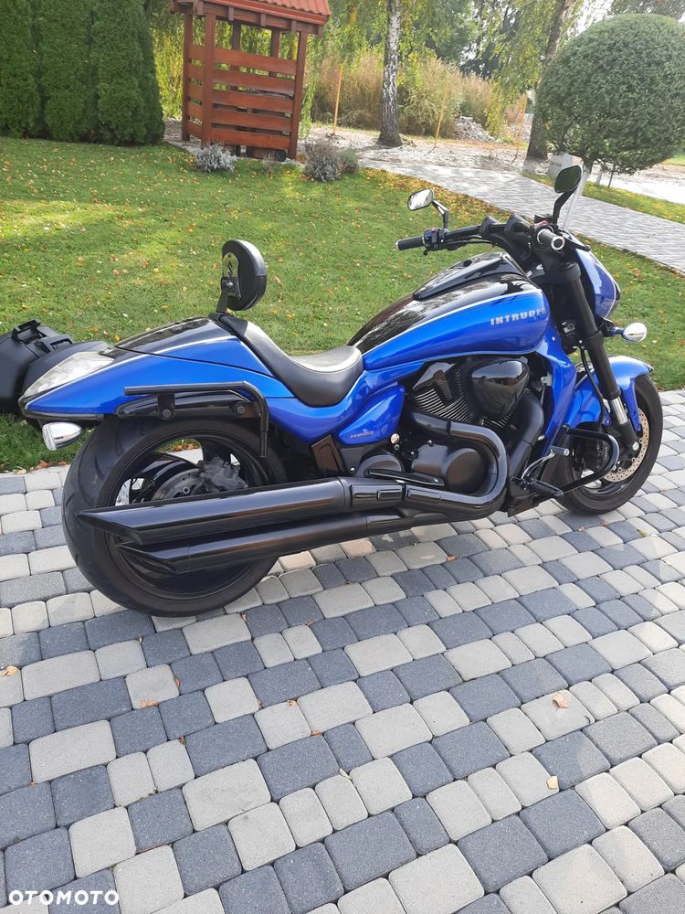 Suzuki Intruder - 12