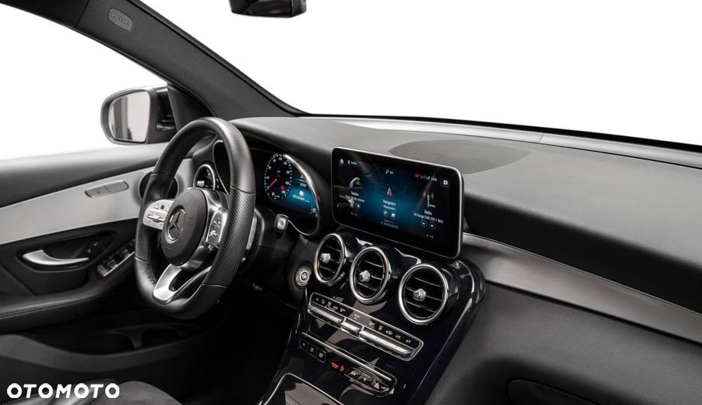Mercedes-Benz GLC 300 e 4-Matic - 19