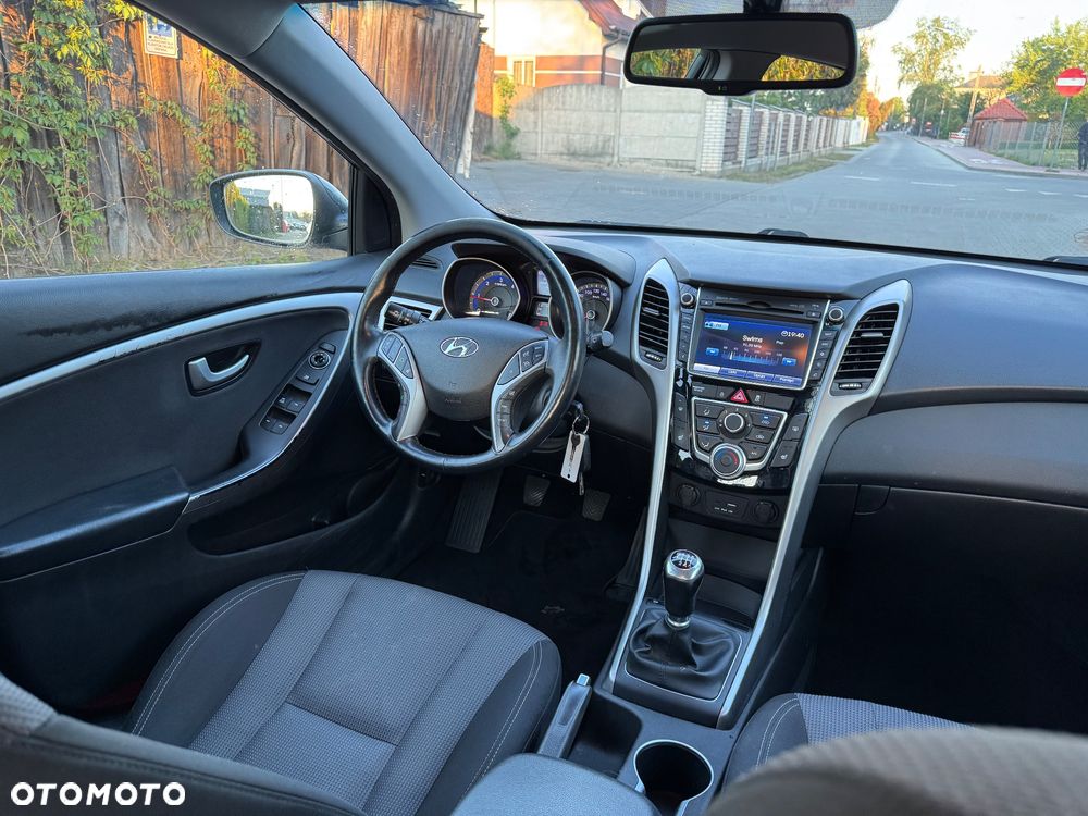 Hyundai i30 blue 1.6 CRDi Classic Navigation - 11