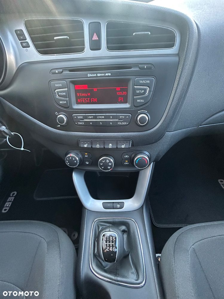 Kia Ceed 1.6 GDI ISG Dream-Team Edition - 11