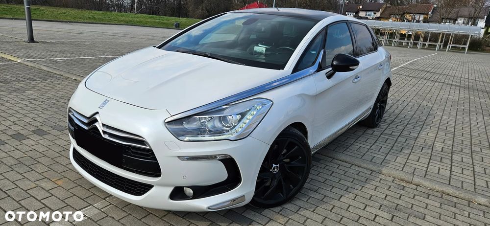 Citroën DS5 HDi 165 SoChic - 1