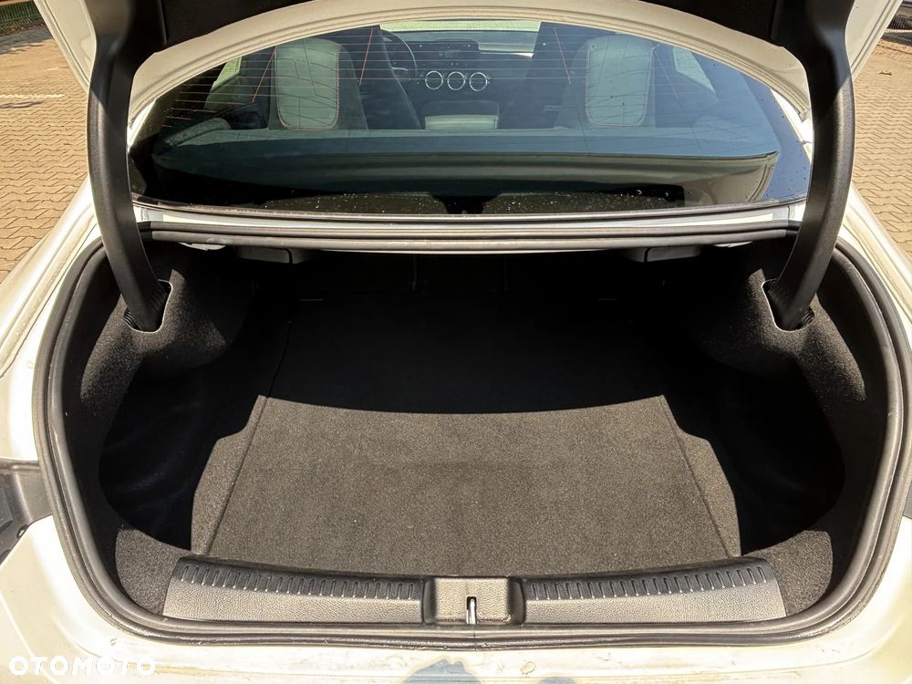 Mercedes-Benz CLA 200 AMG Line 7G-DCT - 23