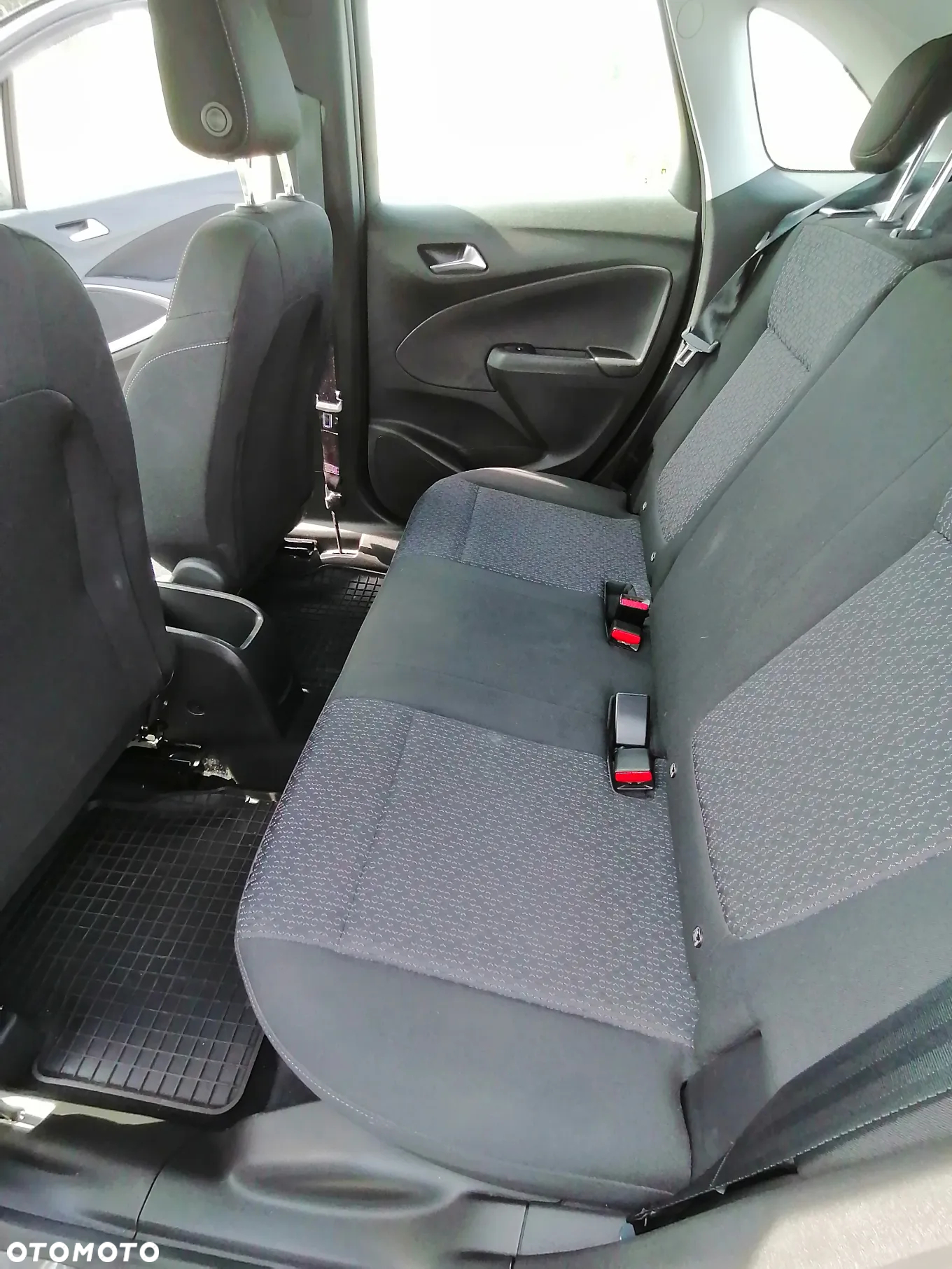 Opel Crossland X - 14