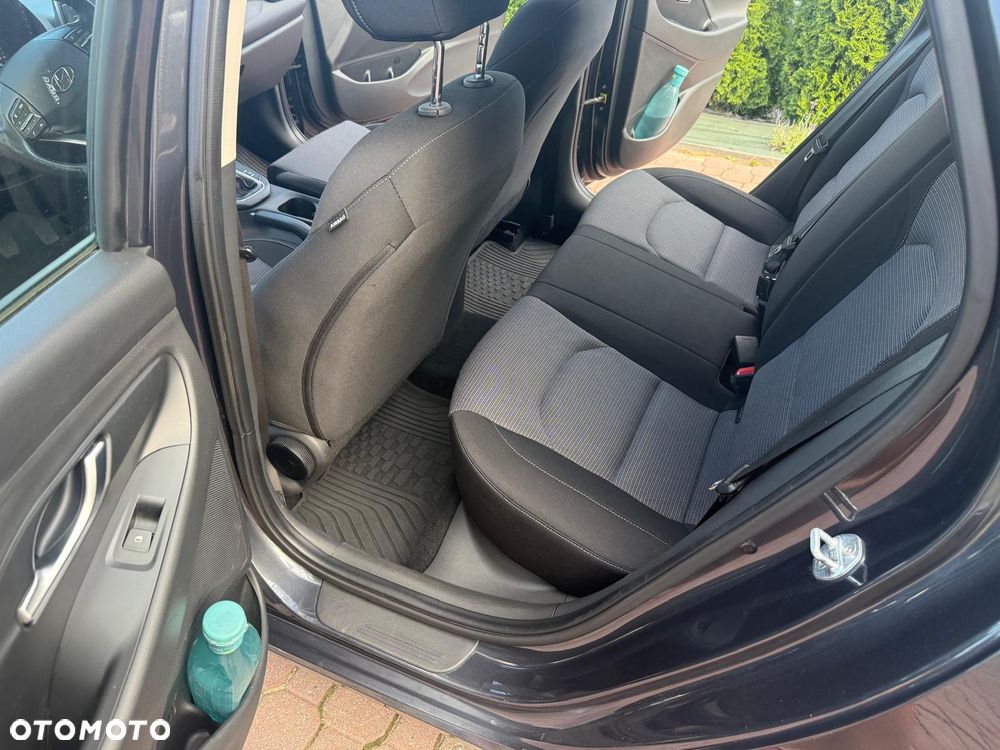 Hyundai i30 1.5 DPI Classic + - 8