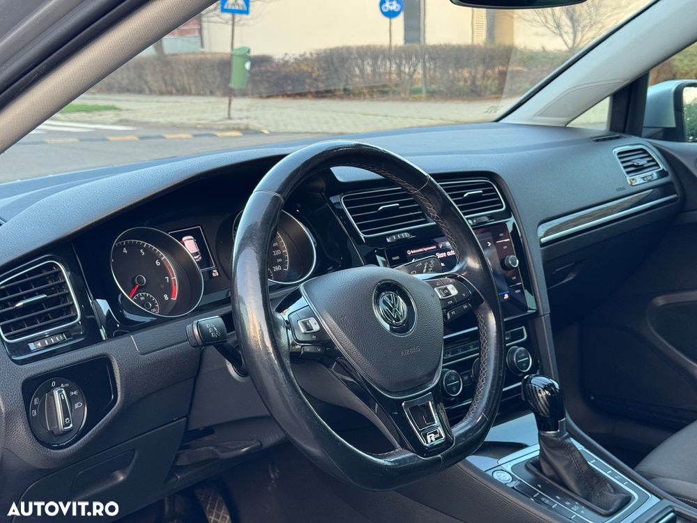 Volkswagen Golf 1.5 TSI DSG Highline - 23