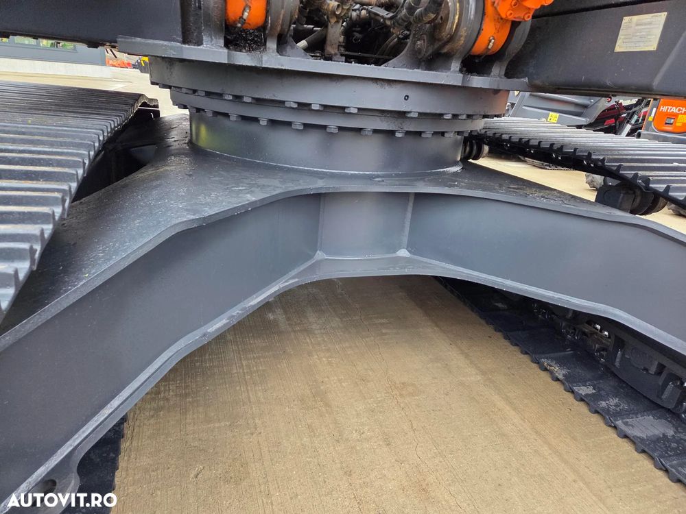 Hitachi BRATE LUNGI la 22m, cupa 1mc, 39 tone, HITACH ZX350LC-6, 2019, 7.452h, Consum mediu 21l/h, camera spate si laterale, Inst hydr pe brate, Cupa taluz, Lant 80% ok, Contragreutate, 284CP, posibilitate leasing, STARE FOARTE BUNA-PROMOTIE 179.900 EUR+Tva - 30