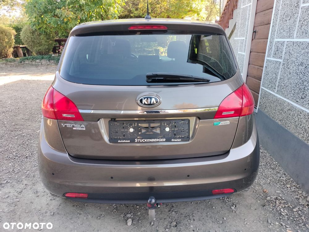 Kia Venga - 7