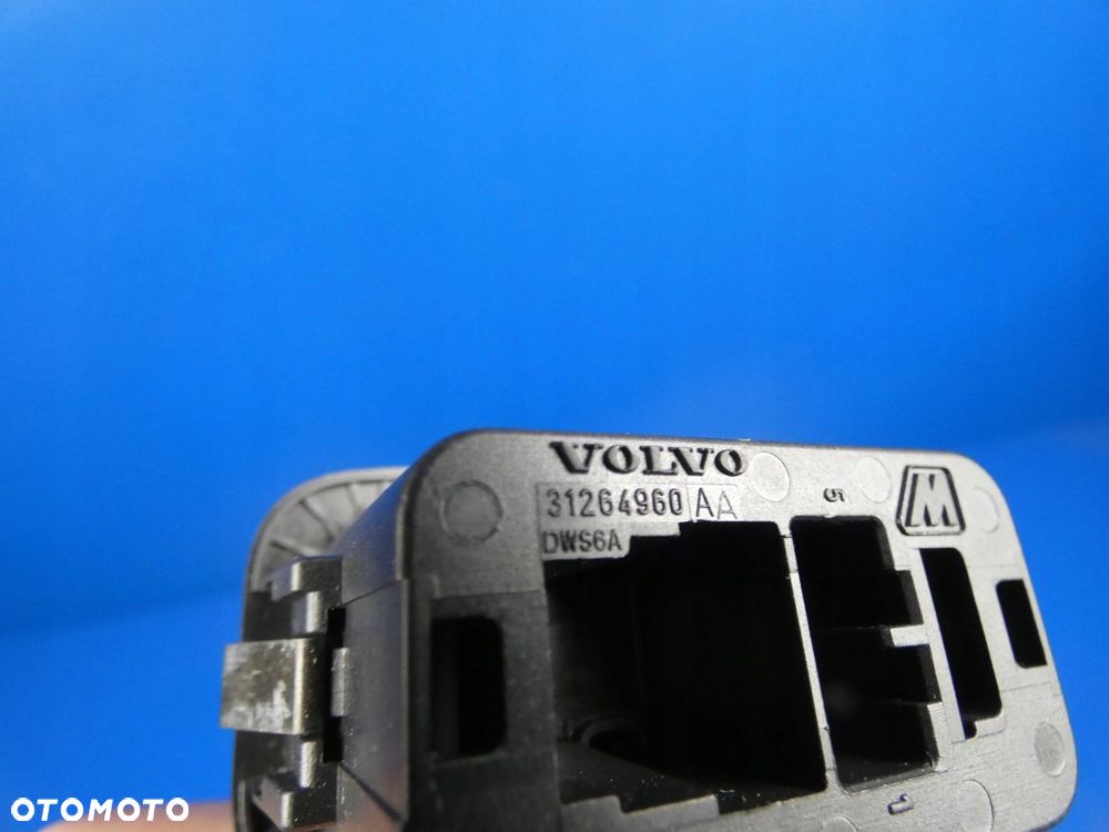 VOLVO XC60 I PRZYCISK ZAMYKANIA KLAPY BAGAŻNIKA - 3