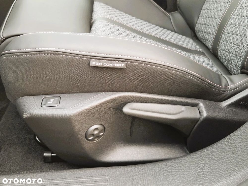 Peugeot 308 1.2 mHEV Allure S e-DCS6 - 16