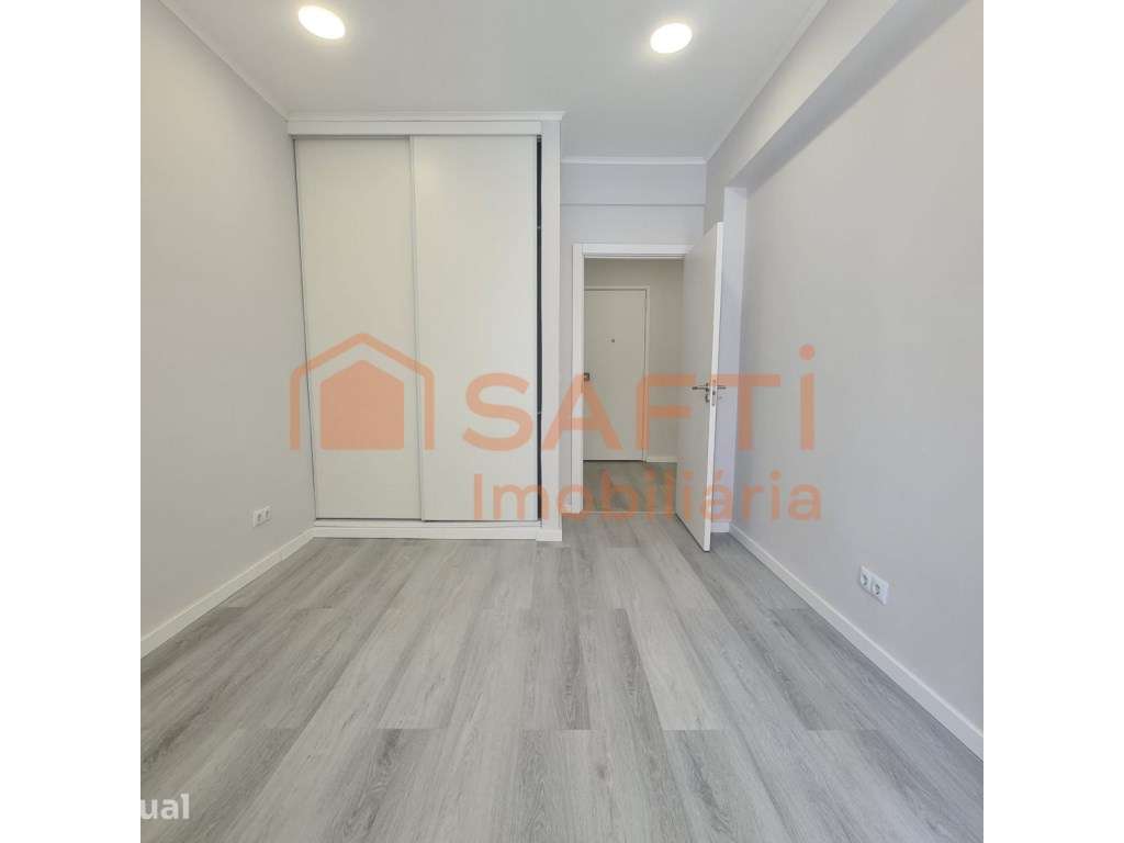 Apartamento T1 com varanda remodelado, na Amadora - Grande imagem: 3/7