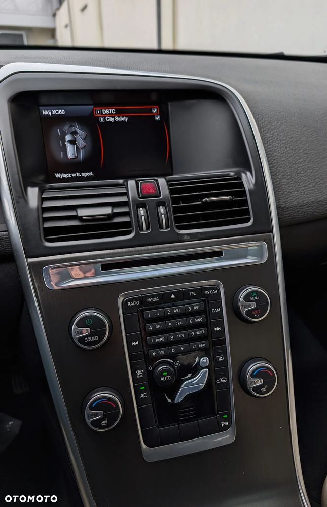 Volvo XC 60 T5 AWD Geartronic Momentum - 18