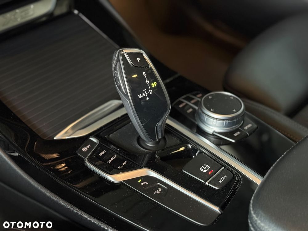 BMW X3 xDrive20i GPF Advantage - 13