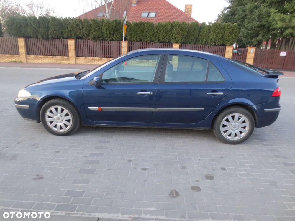 Renault Laguna 1.8 Alize - 1
