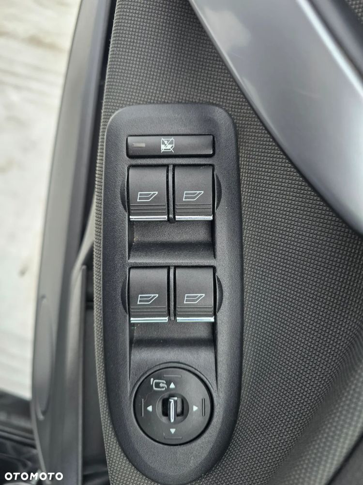 Ford Kuga 2.0 TDCi 2x4 Trend - 32