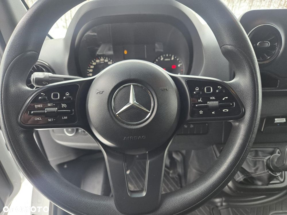 Mercedes-Benz SPRINTER - 18