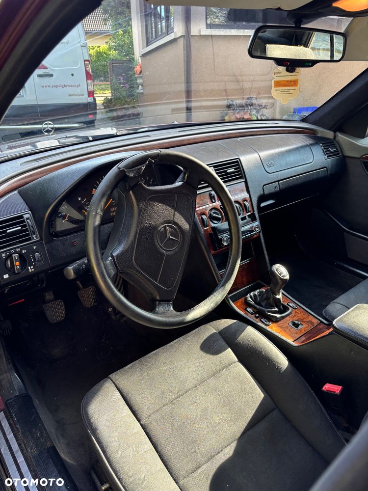 Mercedes-Benz Klasa C 250 D Turbo Elegance - 13
