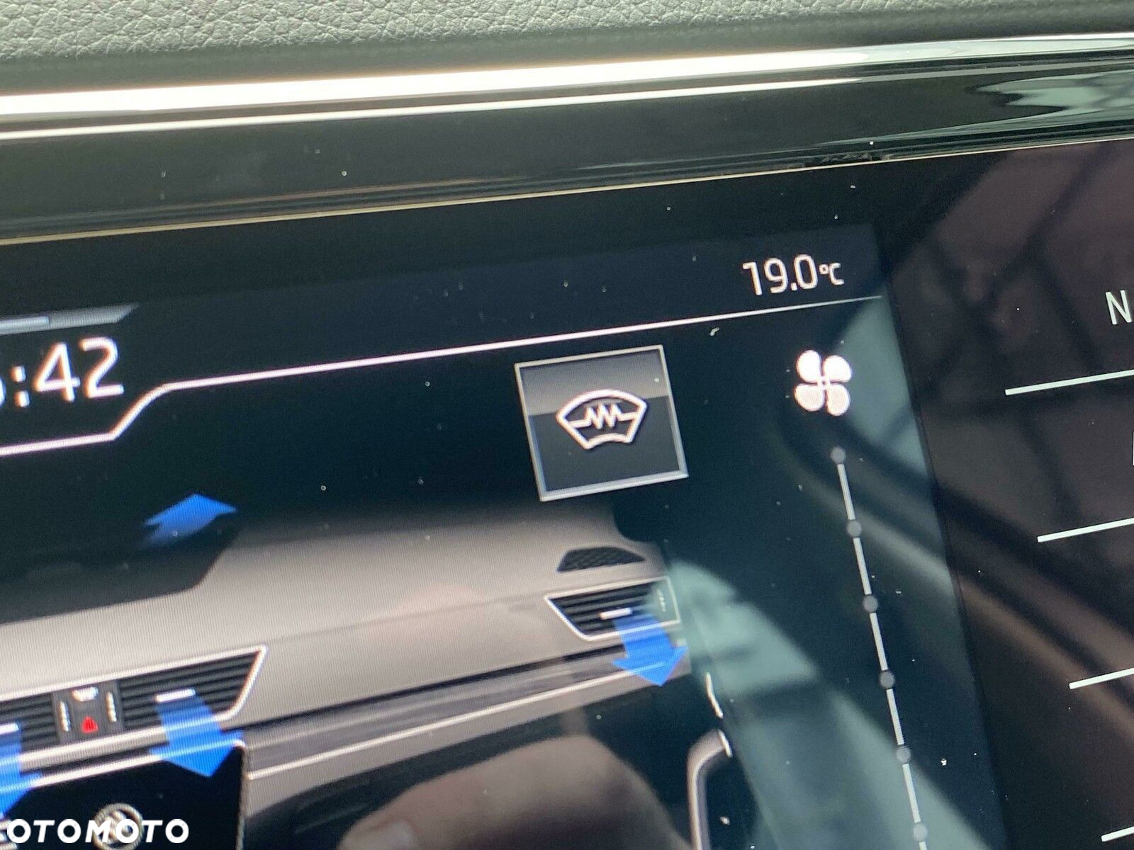 Skoda Superb 2.0 TDI SCR Ambition DSG - 35