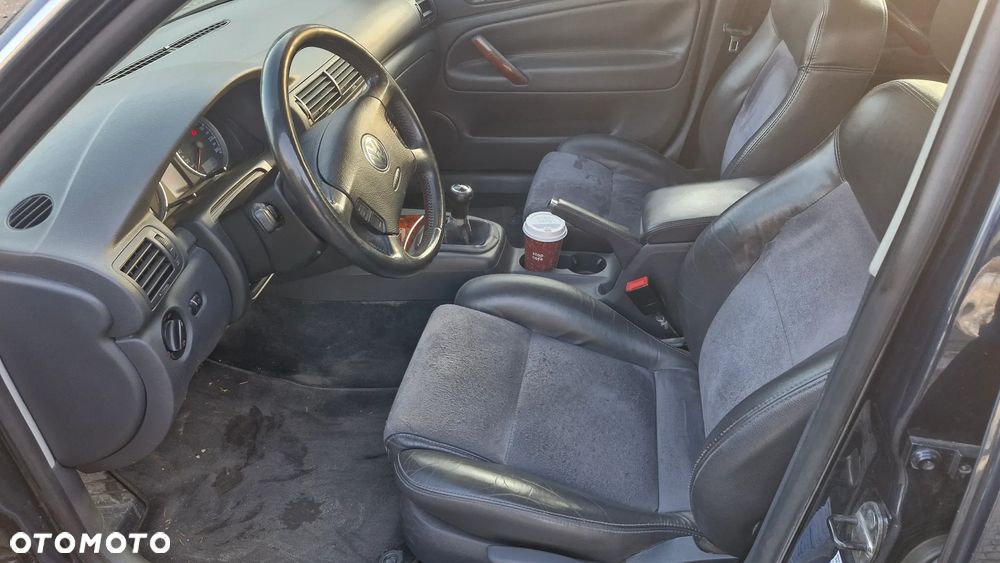 Volkswagen Passat 1.9 TDI Exclusive - 11