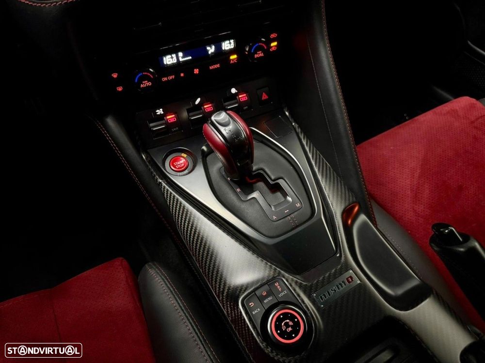 Nissan GT-R Nismo - 11