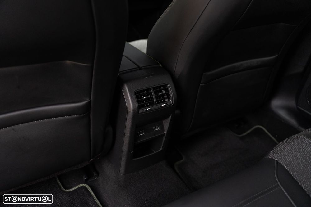 Peugeot 408 180 e-EAT8 GT - 31