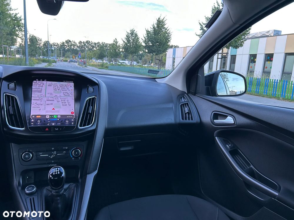 Ford Focus 1.6 Trend - 12