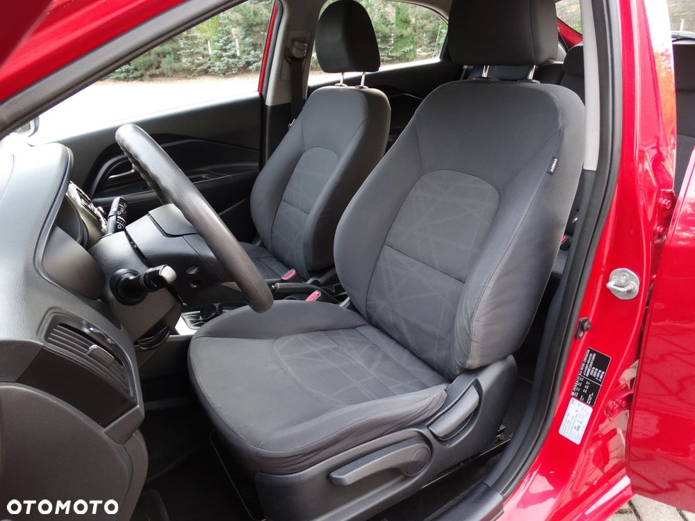Kia Rio - 36