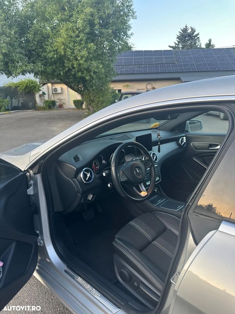 Mercedes-Benz CLA 180 7G-DCT - 12