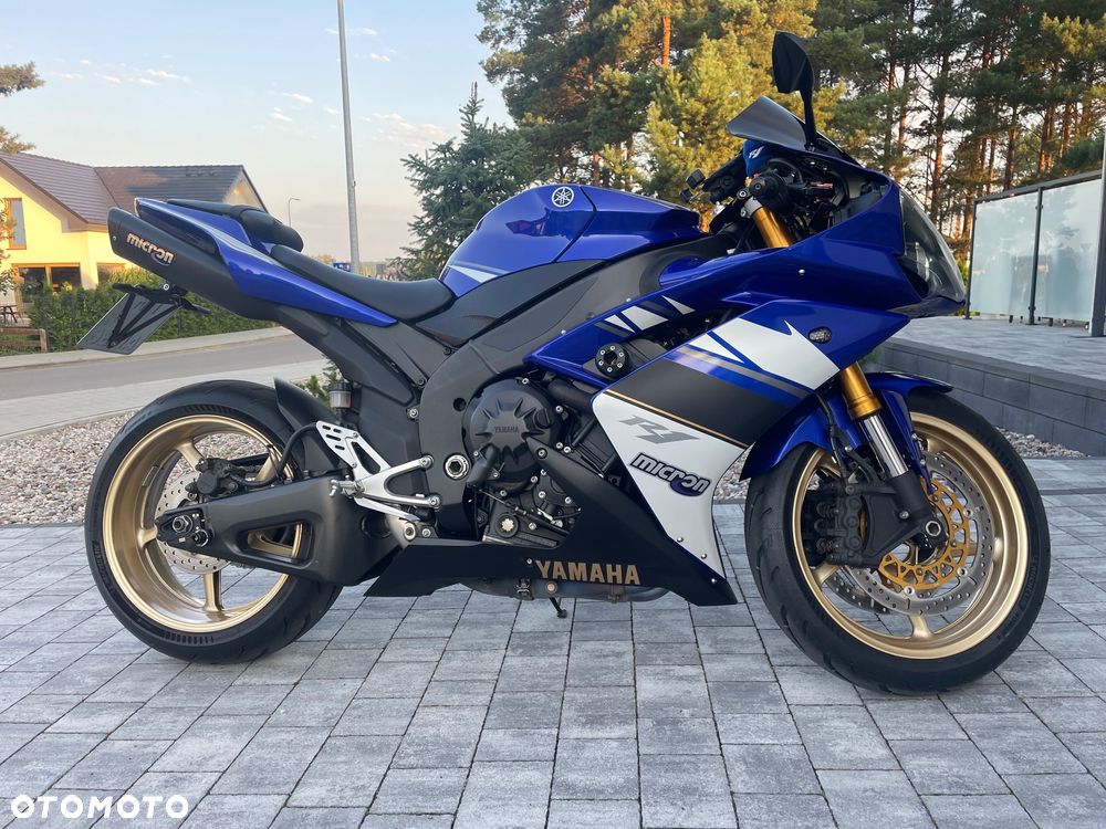 Yamaha R1 - 31