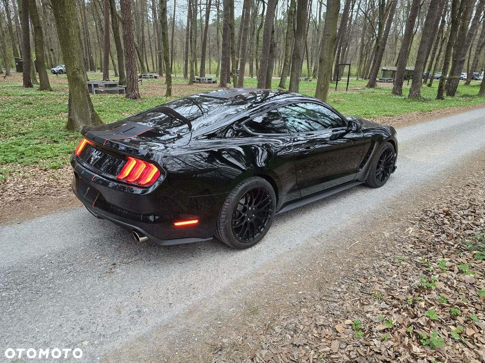 Ford Mustang - 6